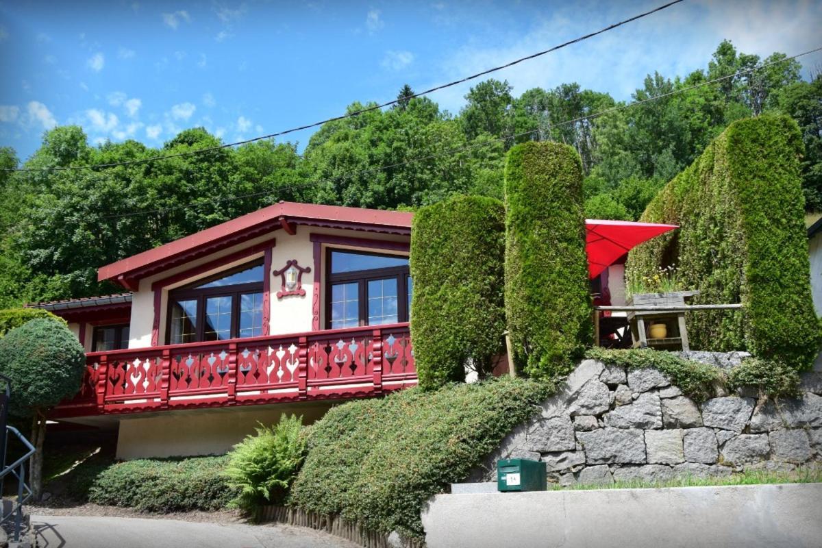 Maison De Style Individuelle Le Rouge Feigne A Chalet