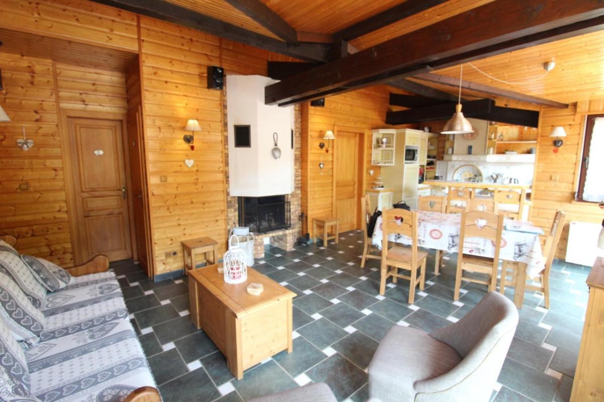 Maison De Style Individuelle Le Rouge Feigne A *